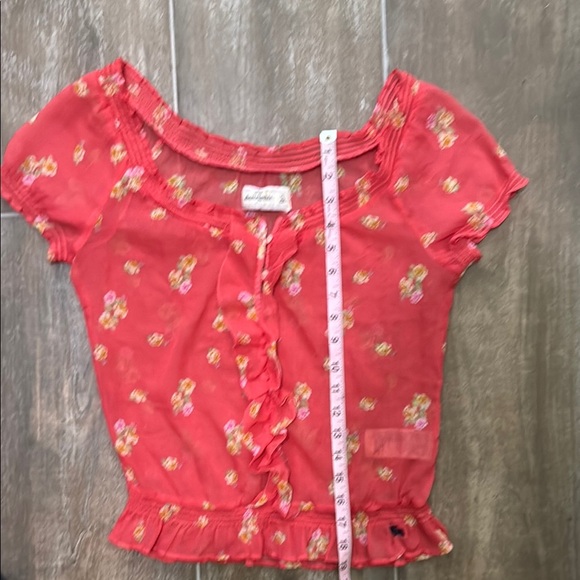 Abercrombie & Fitch Red Floral Y2K Blouse - Picture 7 of 7